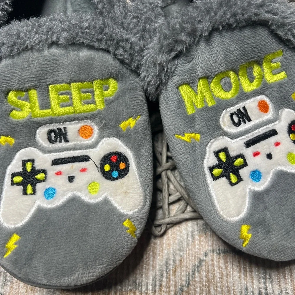 Gray Fuzzy Slippers with Game Controller Design